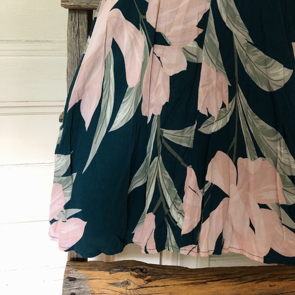 DYNAMITE Floral Halter Mini Dress - Picture 8 of 10